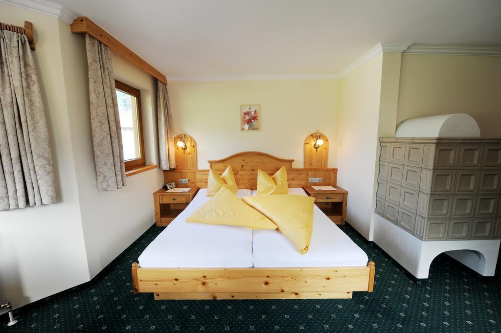 Hotel Garni Landhaus Platzer Zell am Ziller Dış mekan fotoğraf