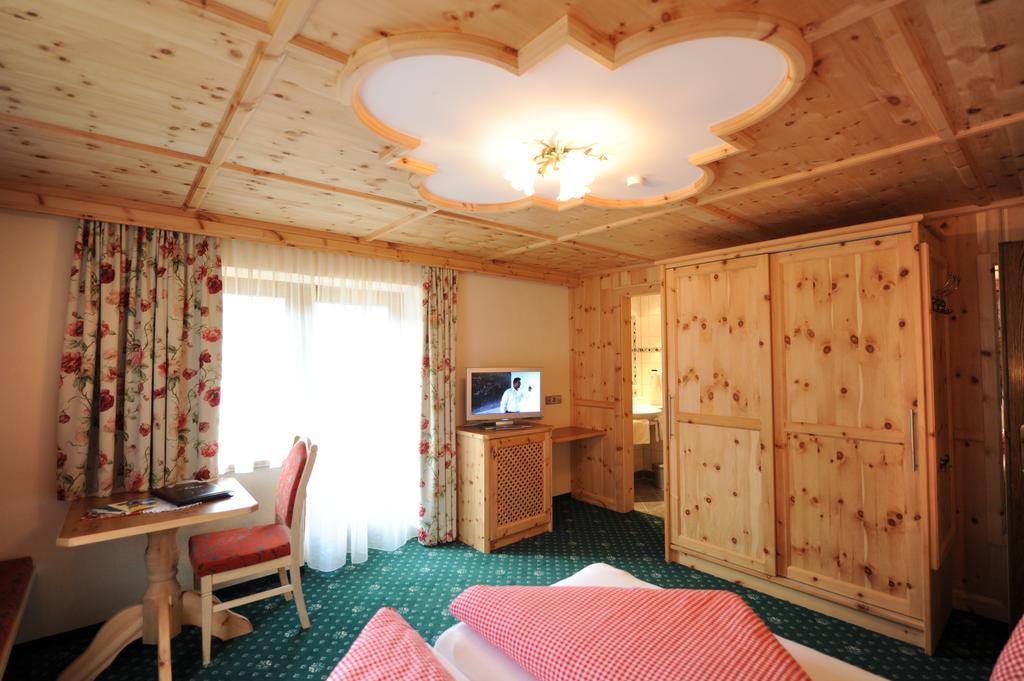 Hotel Garni Landhaus Platzer Zell am Ziller Dış mekan fotoğraf