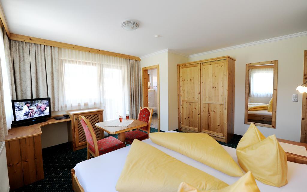 Hotel Garni Landhaus Platzer Zell am Ziller Dış mekan fotoğraf