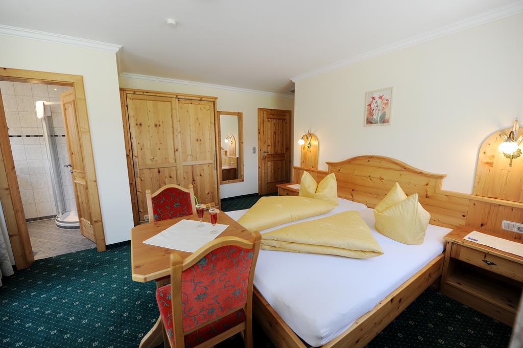 Hotel Garni Landhaus Platzer Zell am Ziller Dış mekan fotoğraf